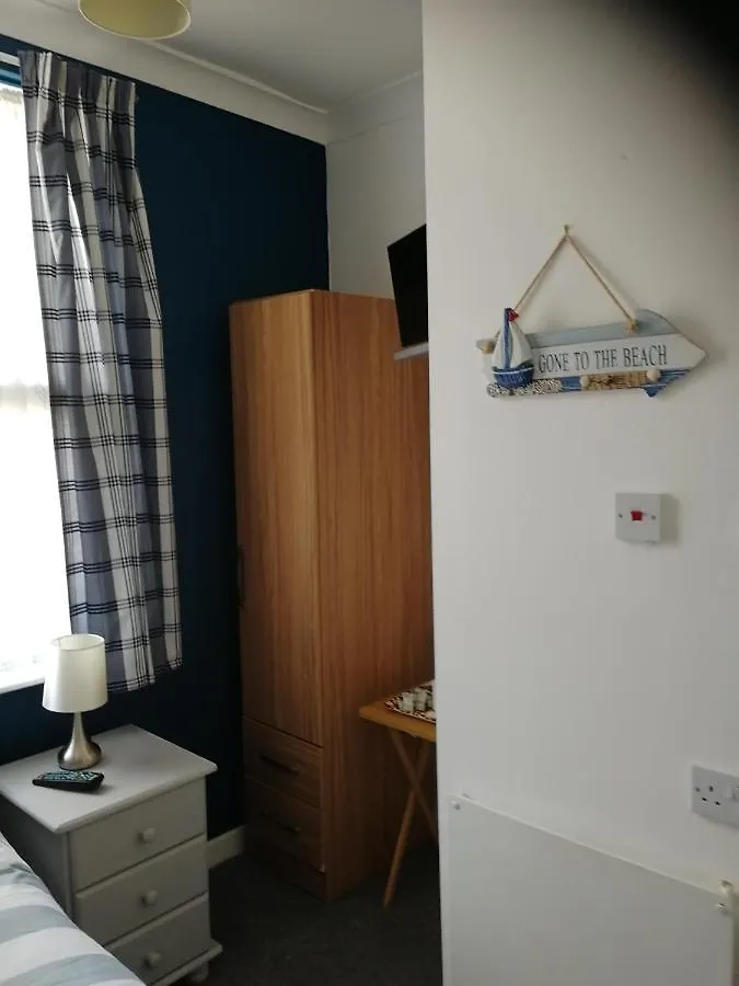 Rowntree Holiday Flats Bridlington 0*,